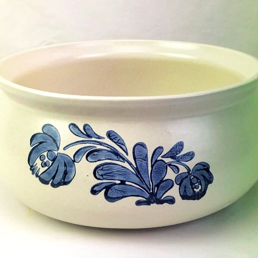 PFALTZGRAFF Yorktowne 3 Quart Round Casserole (No Lid) ~ 9" x 4.5"